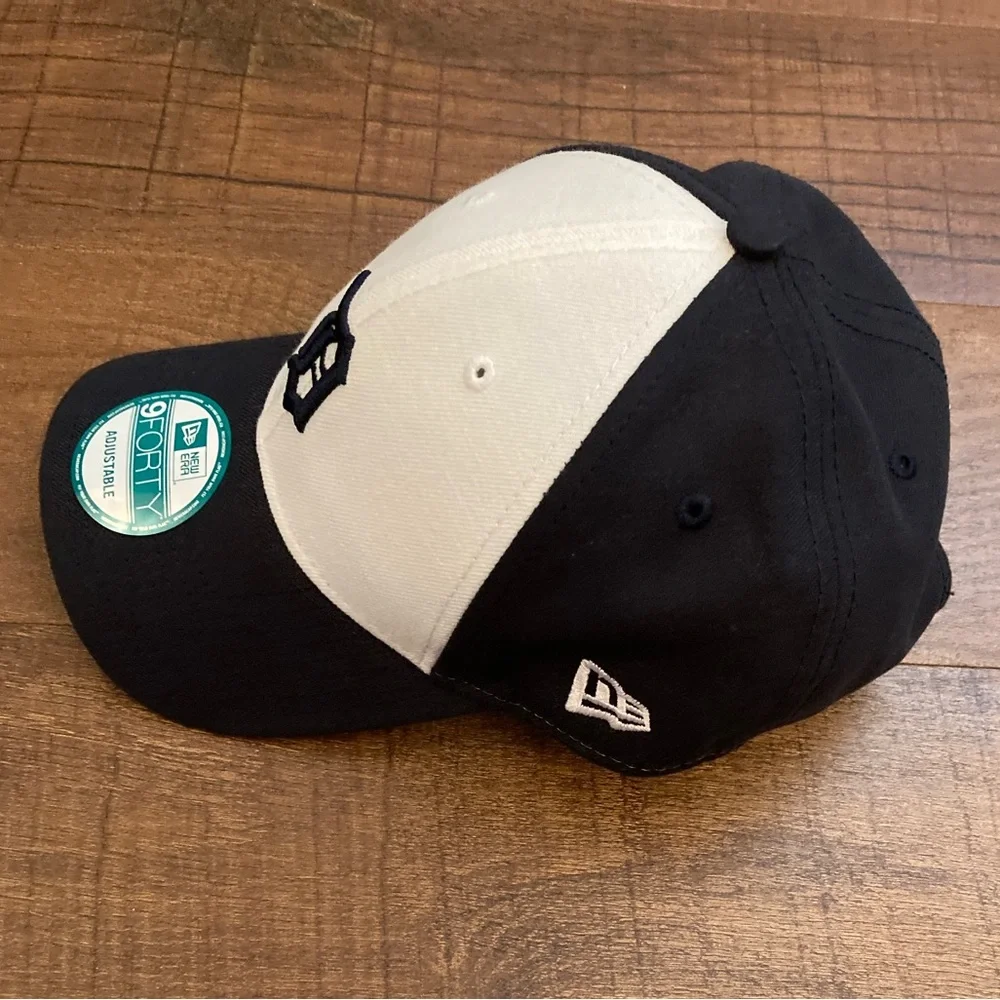 New Era Two-Tone MLB Detroit Tigers Baseball Hat 9FORTY Cap Strapback NWT